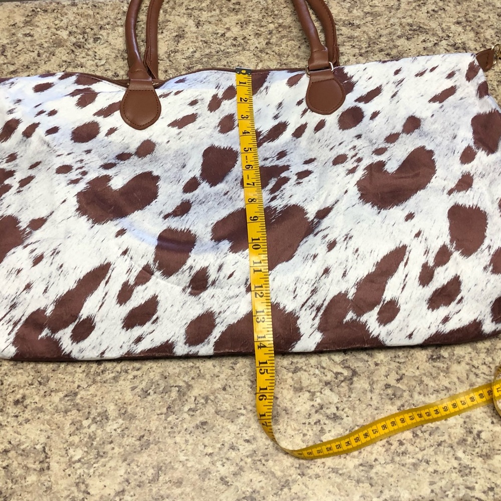 Best Seller ⭐️ Cow Fur and Faux Leather Weekender - Picture 7 of 8